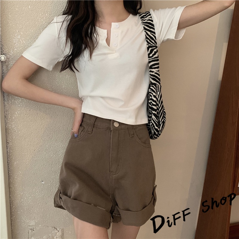 Áo thun tay ngắn cổ trụ nữ thời trang, style cơ bản nhưng luôn hot hit