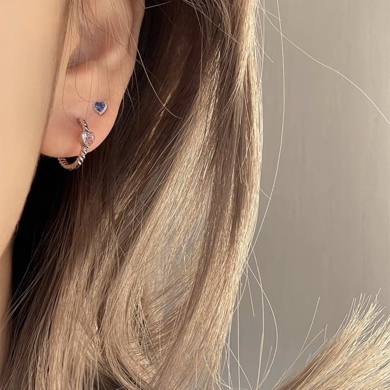 1 cái  khuyên tim màu đá pink T11 jesse store