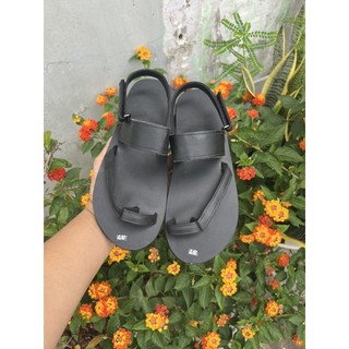 Xăng đan nữ và nam ( đế trắng quai trắng và đế đen quai đen )