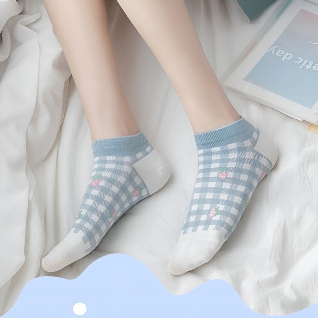 Sét 5 Đôi Tất Nữ Cổ Ngắn Tông Xanh Họa Tiết Dâu Siêu Xinh (5 Đôi) Tn3