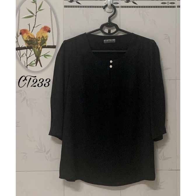 Áo kiểu trung niên cổ tròn phối nút