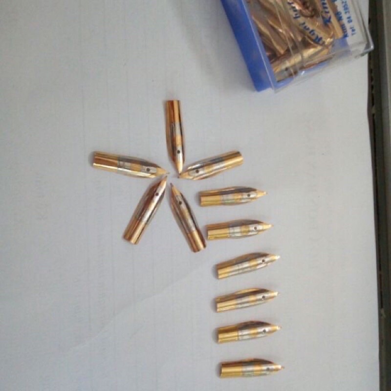 Ngòi bút kim thành thay thế, nét thanh đậm