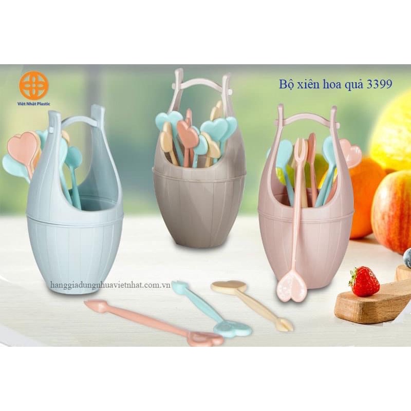 Bộ 10 dĩa xiên hoa quả trái cây hình trái tim các màu Việt Nhật kèm giỏ đựng xinh xắn tiện lợi