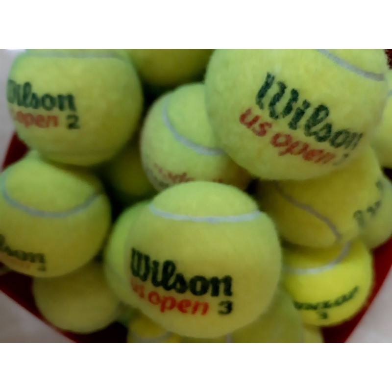 Bóng tennis cũ