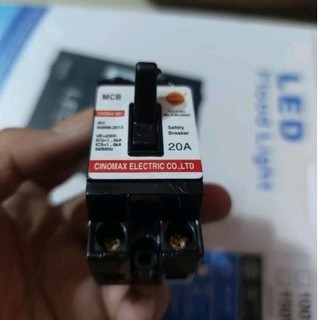 CB cóc 20A + hộp chụp CB cóc