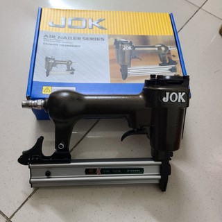 Súng bắn đinh bọc yên xe jok 1013j