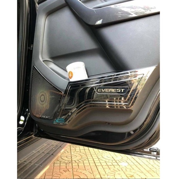 Ốp tapli + màng loa xe Ford Everest 2018 2019 2020 2021 2022 2023 + tặng thêm keo dính