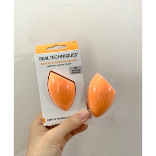 Bông Mút tán kem nền Real Techniques Miracle Complexion Sponge
