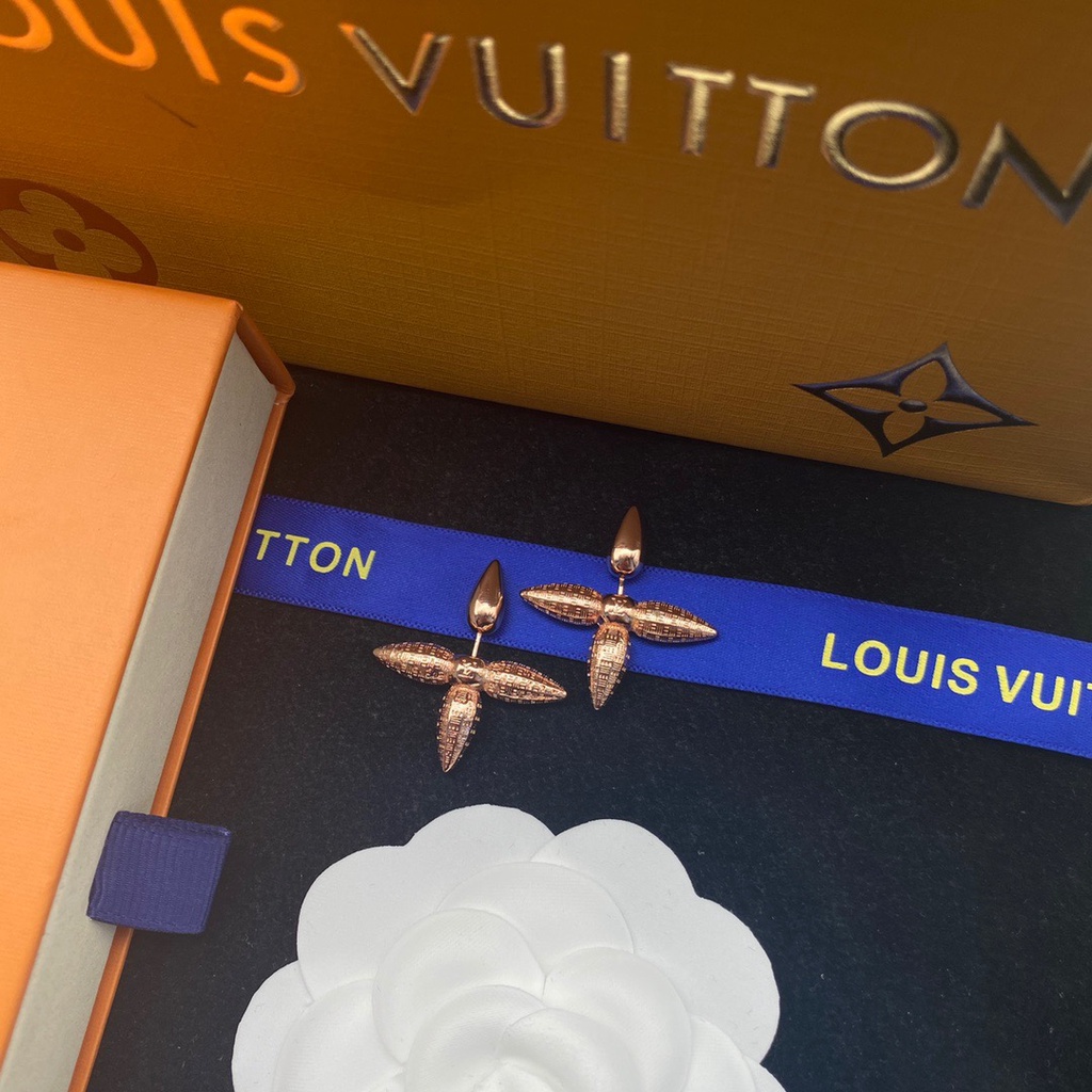 Bông Tai Louis Vuitton In Chữ Thời Trang Thanh Lịch