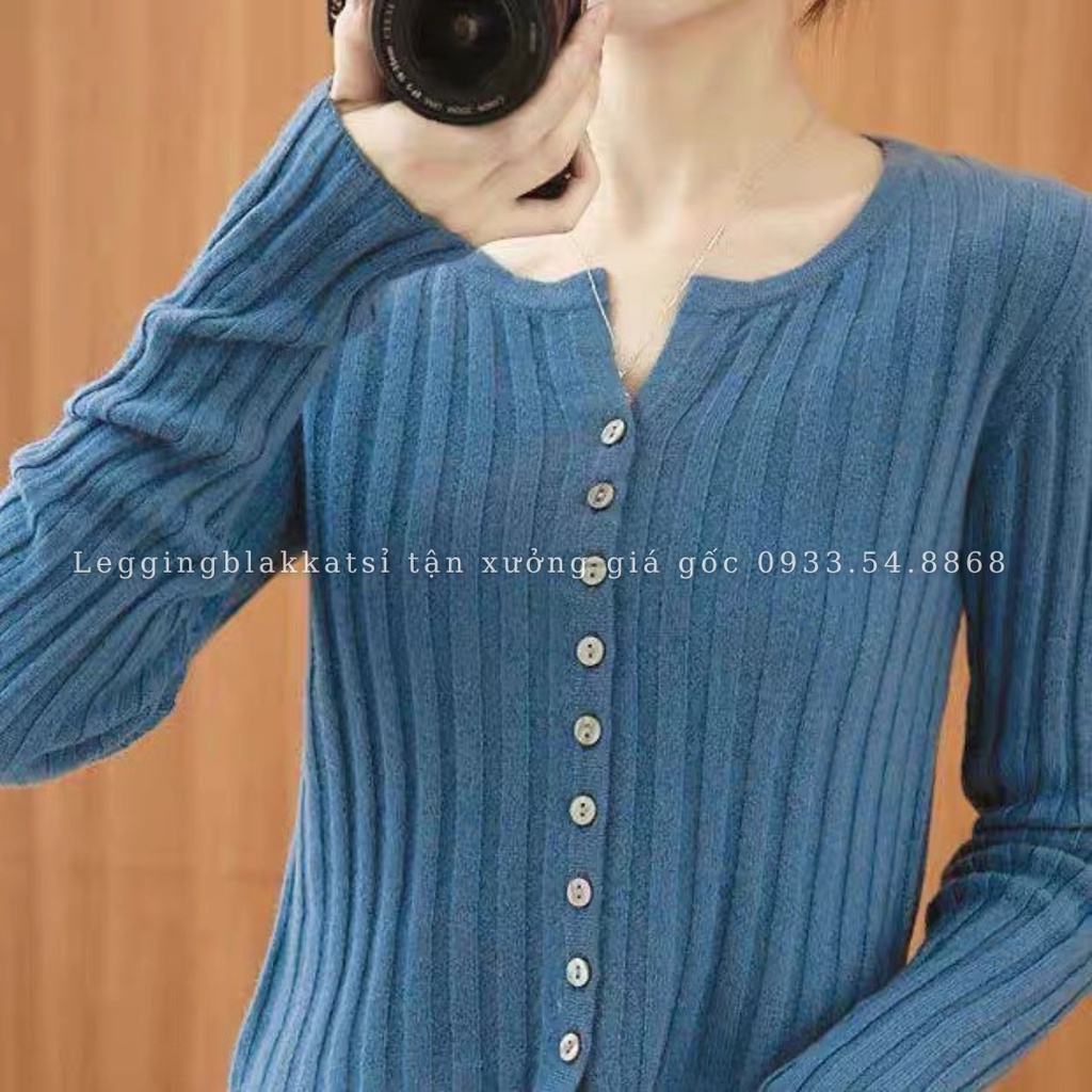 Áo cardigan dệt kim tay dài phối cúc dọc 3423