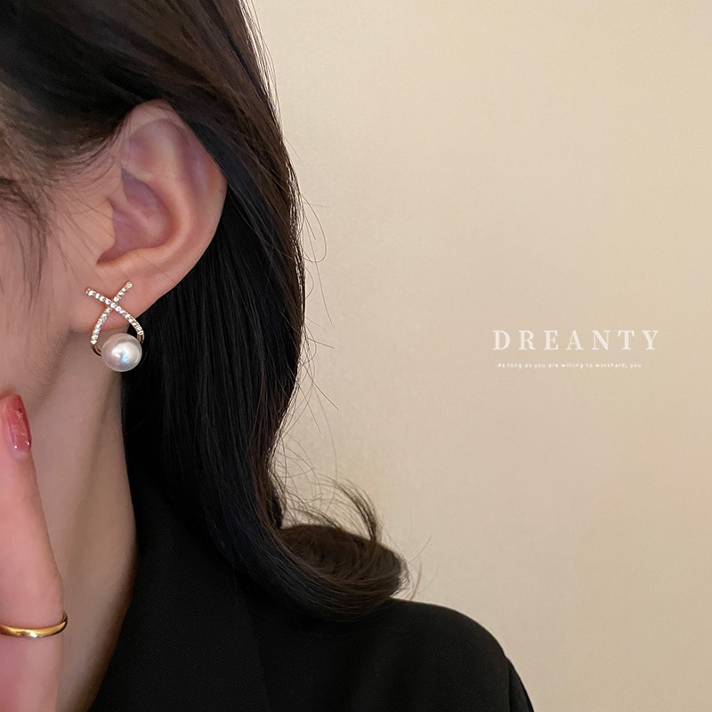 Bông Tai Mạ Bạc 925 Hình Chữ Đính Kim Cương / Ngọc Trai Độc Đáo Thời Trang Hàn Quốc Cho Nữ