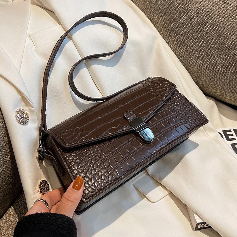 Túi đeo chéo IELGY hình vuông nhỏ vân da cá sấu màu đen cao cấp cho nữ