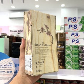 Tinh dầu thơm que gỗ Phutawan Reed Diffuser Vanilla 50ml - Hương Vani