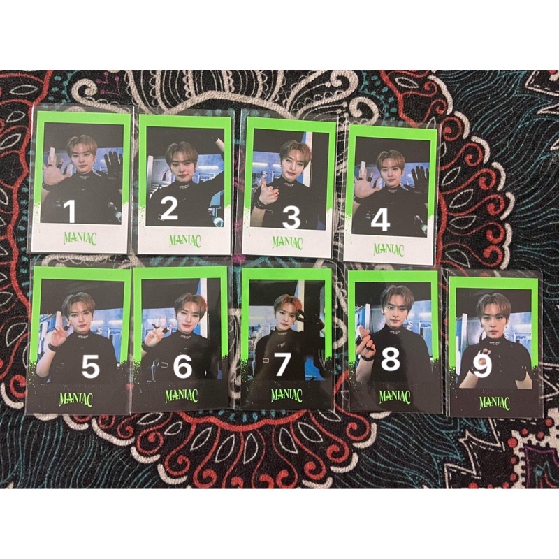 Ảnh thẻ bo góc Stray Kids Leeknow trong concert Miniac