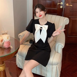 Đầm tiểu thư phối nơ hở ngực sang chảnh splive