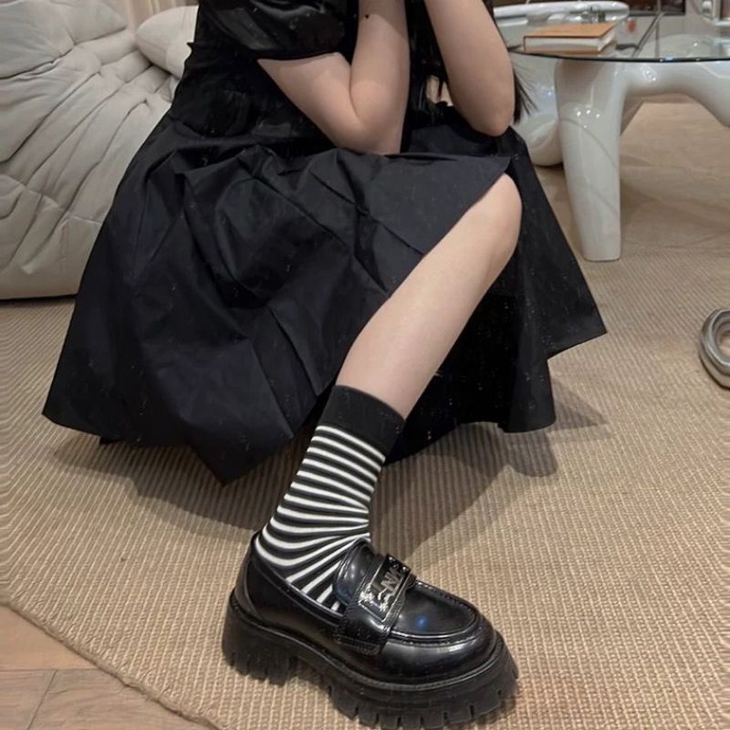 Set 10 Tất Thể Thao Họa Tiết Kẻ Sọc In Chữ C Màu Xanh NaVy Thời Trang Đường Phố Hàn Quốc