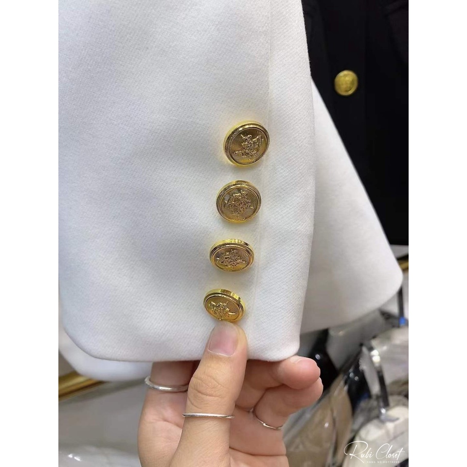 Vest kèm belt có thắt lưng tạo điểm nhấn, khuy cài chắc chắn thiết kế sang trọng