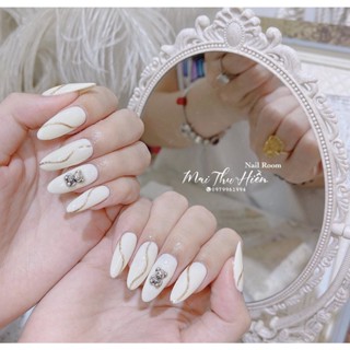 Móng giả thủ công kiểu cách A530, hoạ tiết trắng sữa kèm vân nổi cực đẹp, độc đáo nhất 2023