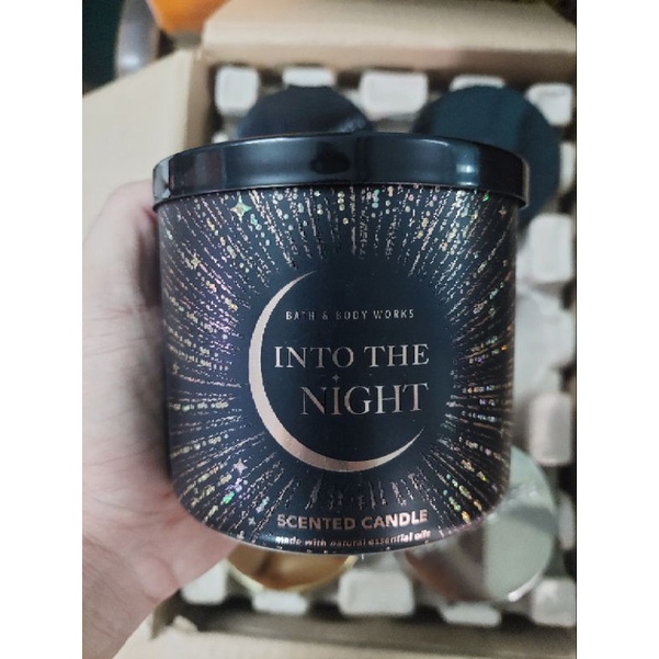 Nến thơm Bath & Body Works - Into the night 411gr ( 3 bấc)