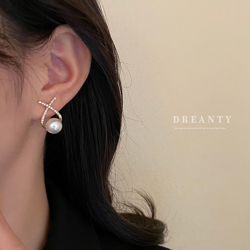 Bông Tai Mạ Bạc 925 Hình Chữ Đính Kim Cương / Ngọc Trai Độc Đáo Thời Trang Hàn Quốc Cho Nữ