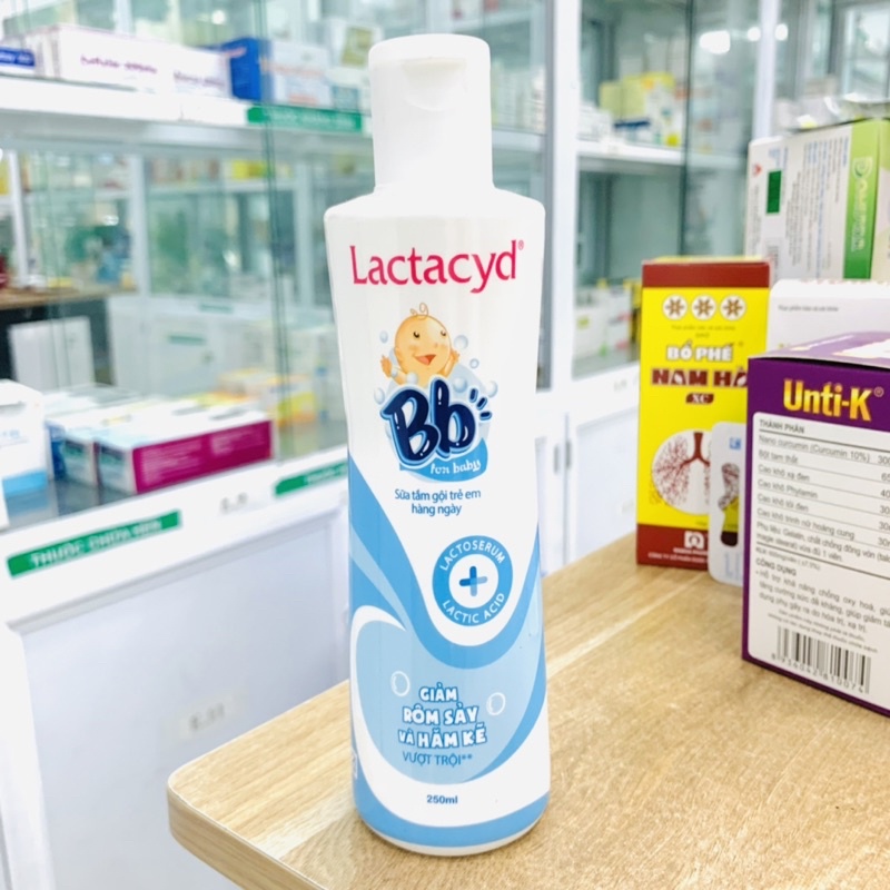 Sữa tắm Lactacyd BB chống rôm sảy cho bé, hăm kẽ, nhiễm trùng da (250ml)