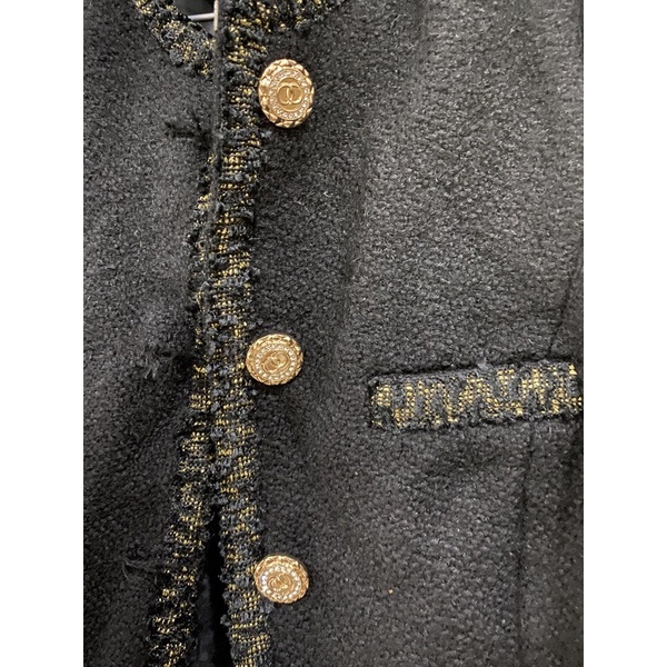 Pass áo dạ tweed màu đen