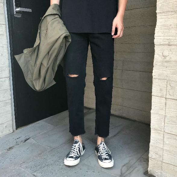 Quần Jean Nam Rách Gối Màu Đen Tưa Lai Form Skinny Thời Trang Cao Cấp