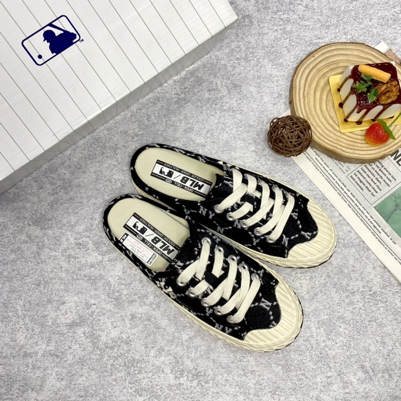 GIÀY ĐẠP GÓT MLB MULE ĐEN MONOGRAM