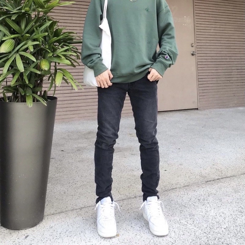 Quần jean nam màu đen wash cao cấp , form slimfit ôm vừa, chất jean co giãn thoải mái.