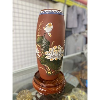 Lọ hoa gốm đỏ vẽ nổi