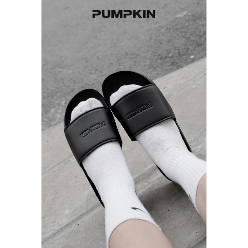 Dép quai ngang pumpkin in chìm logo cho nam và nữ chất liệu cao su phong cách Local Brand - in chìm