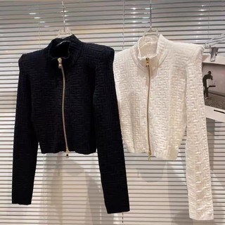 Áo khoác jacket nỉ độn vai hoạ tiết Given..y