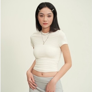 BASIC TOP - Áo basic cổ tròn dáng ôm thêu Whitelies - Whitelies Shop