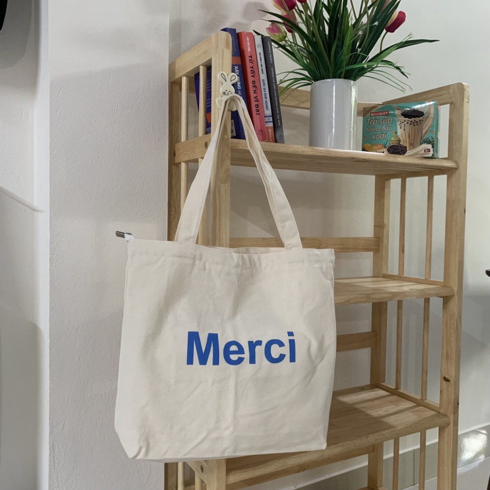 Túi tote vải canvas ulzzang unisex đi học đi làm có khoá miệng, có ngăn phụ in chữ MERCI cao cấp màu be