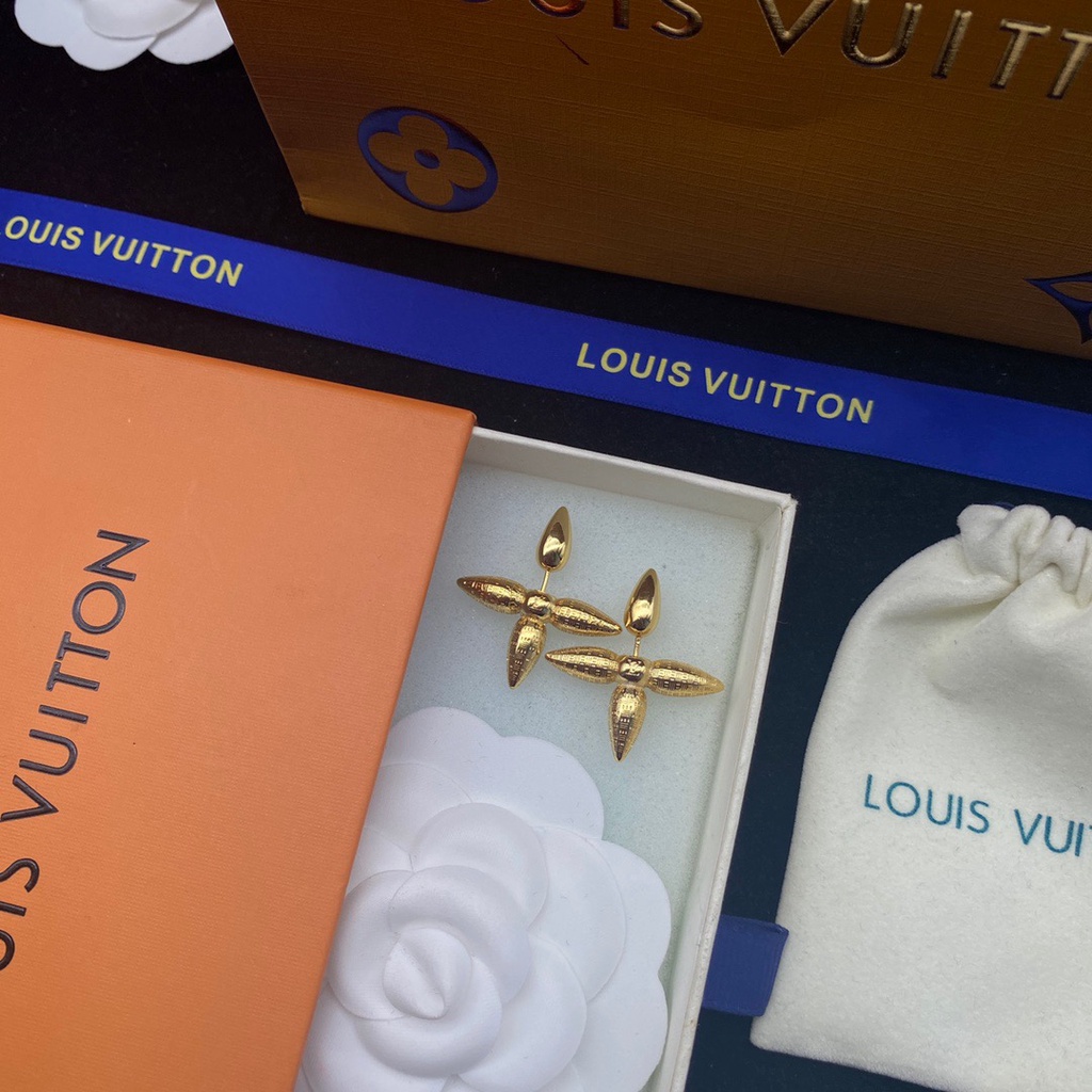Bông Tai Louis Vuitton In Chữ Thời Trang Thanh Lịch