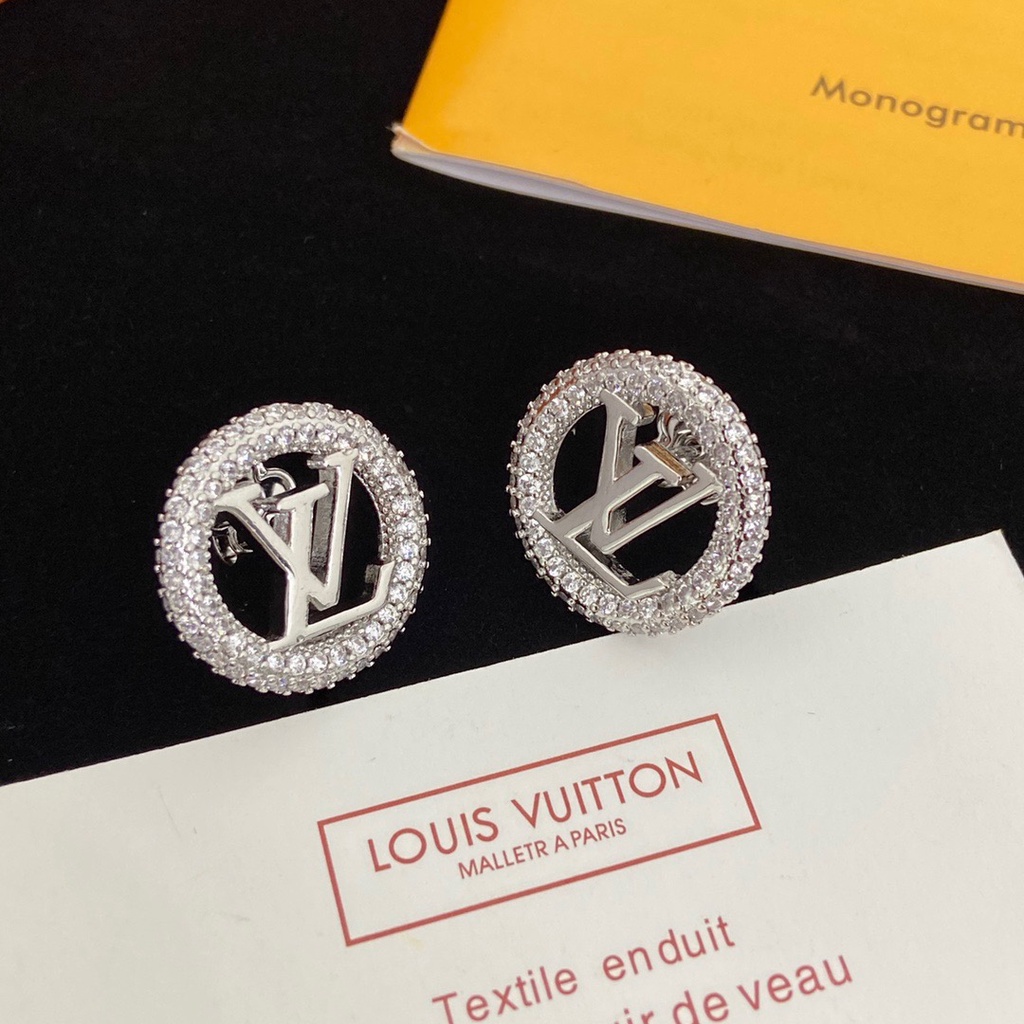 Bông Tai Louis Vuitton Đính Kim Cương Giả Hình Chữ Cái Thời Trang