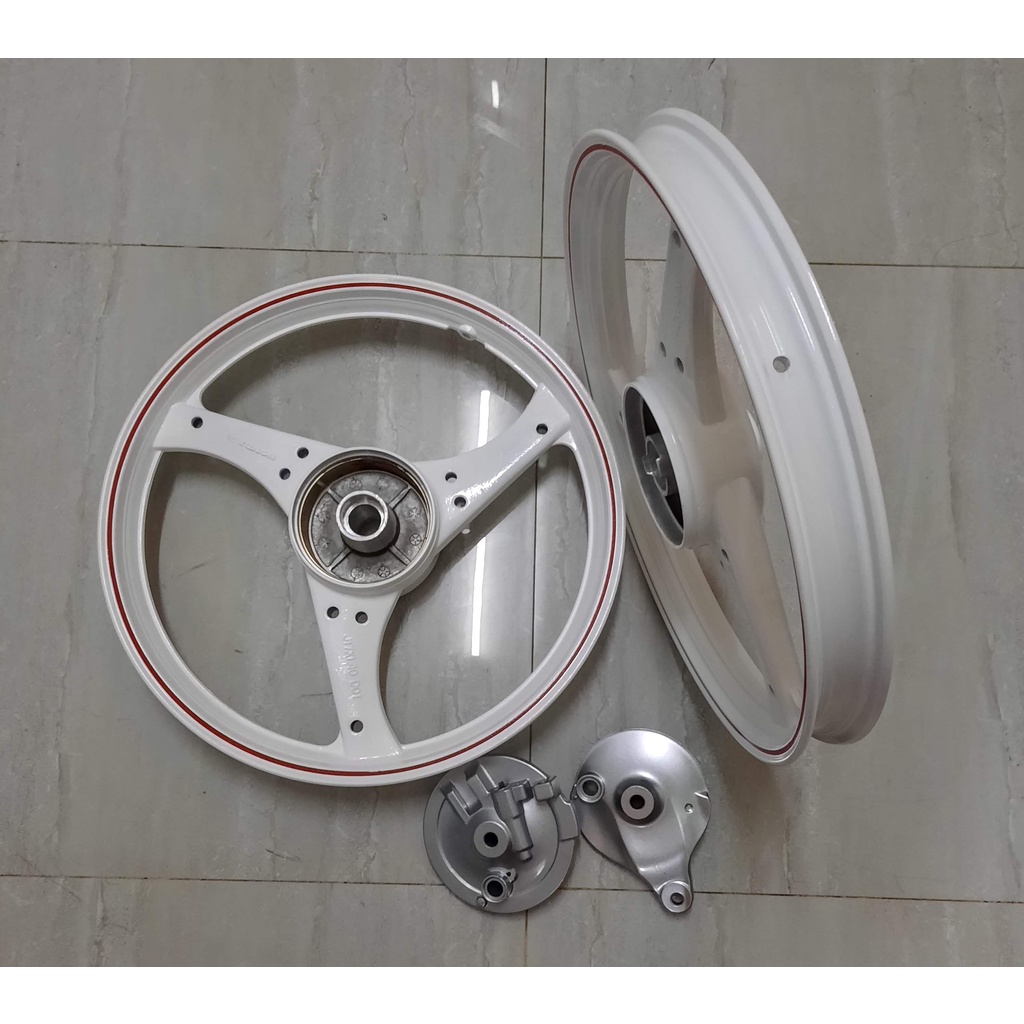 Mâm  3D dùng cho xe Dream / Wave nhỏ đời cũ