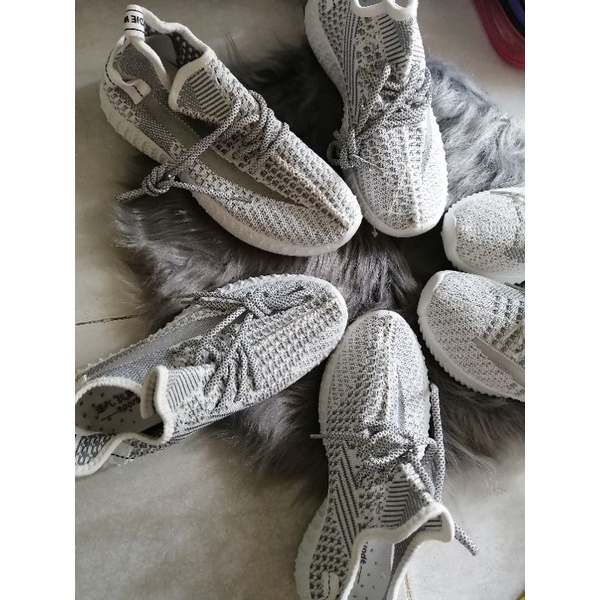 Xả kho giày thể thao mẫu xám y hình đẹp xuất sắc size 35, 38, 39