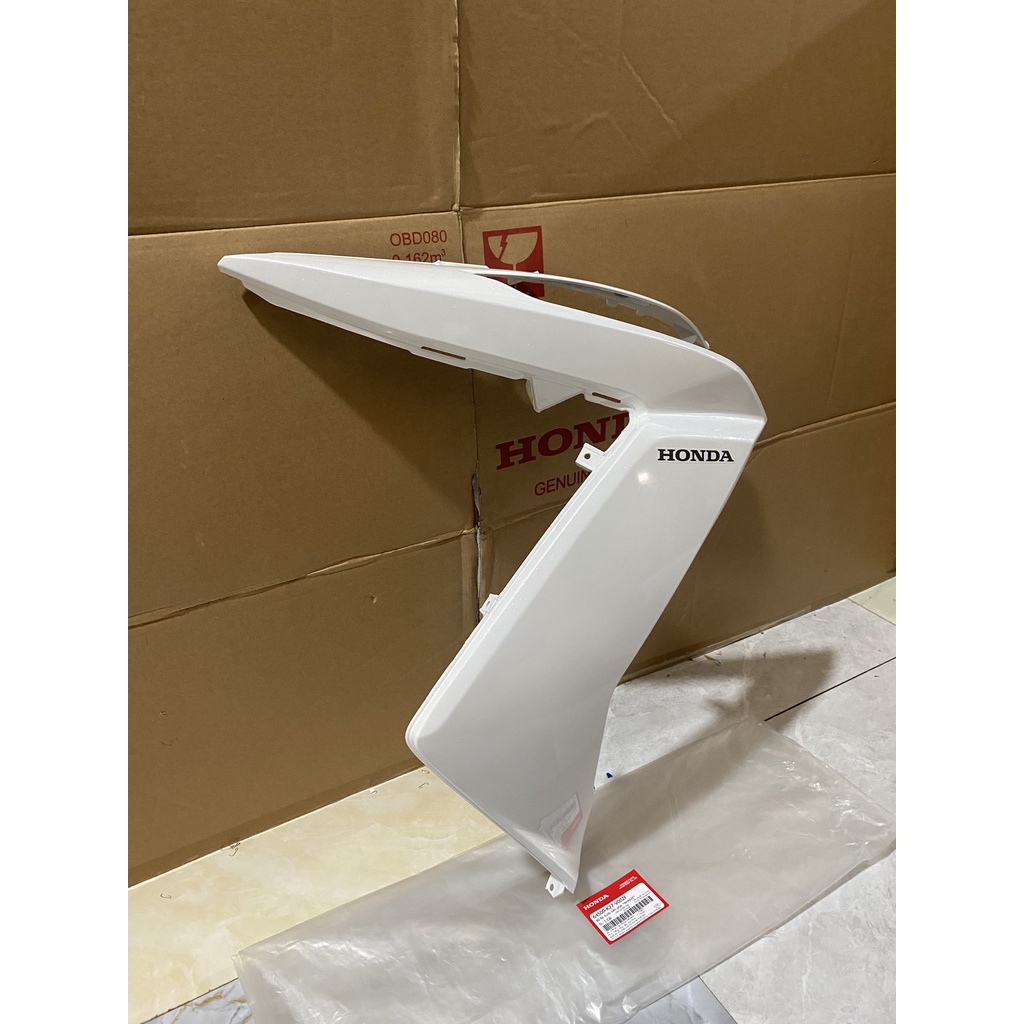 Cánh yếm bên phải - bửng yếm HONDA AIR BLADE 125 năm 2012-2014 màu Trắng. *NHA62X* 64500K27V00ZF