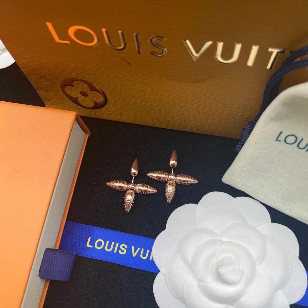 Bông Tai Louis Vuitton In Chữ Thời Trang Thanh Lịch