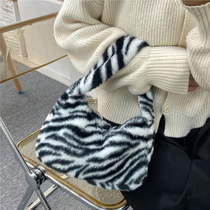 Túi Đeo Vai / Kẹp Nách Phủ Lông Họa Tiết Da Báo Thời Trang Thu Đông Cho Nữ