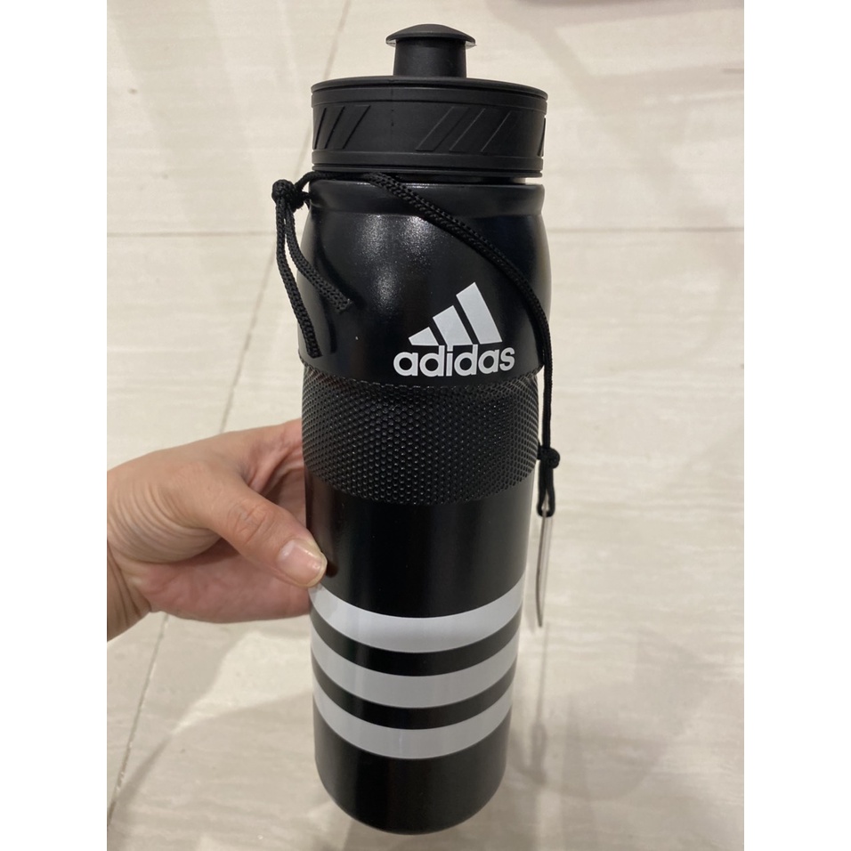 Bình nhựa Adidas, bình nhựa đựng nước Adidas Mỹ màu đen sọc trắng 600ml