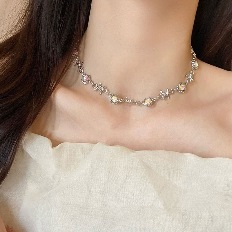 Vòng cổ Mặt Trăng Khuyết Đính Đá Nhỏ Tinh Tế