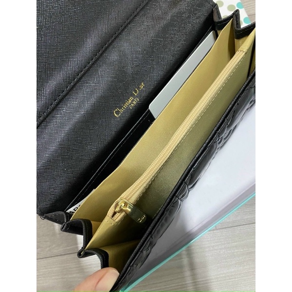 VÍ D TRẦN Ô SZ 20