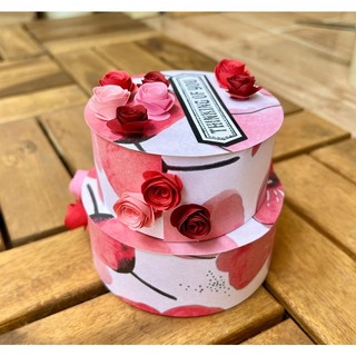 Hộp quà 2 tầng hình bánh kem