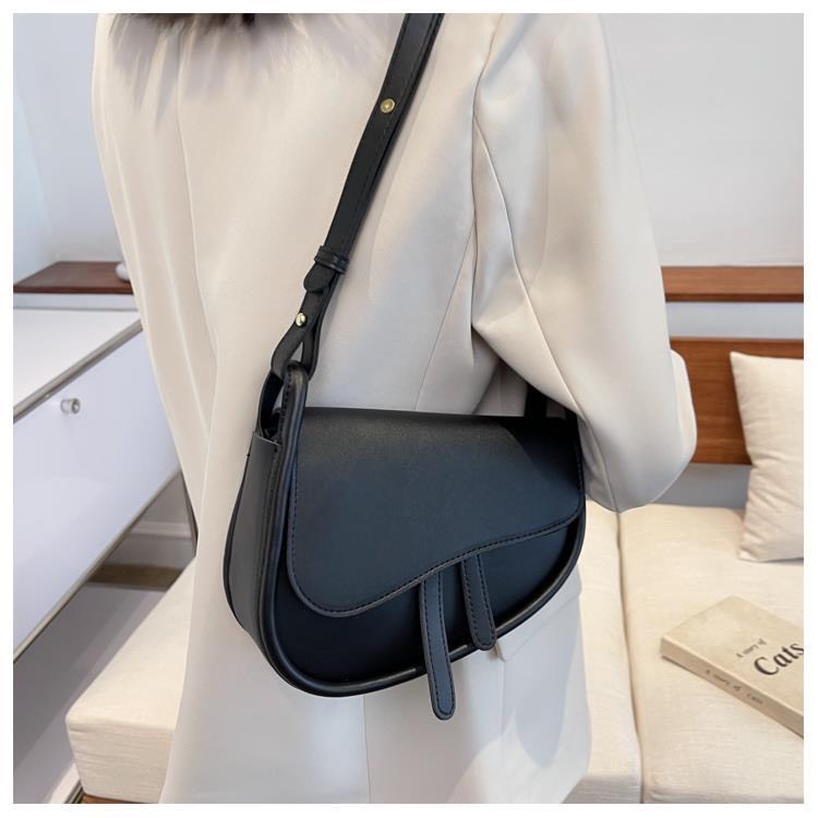 Túi Xách Nữ Da Đeo Chéo Yên Ngựa Trẻ Trung Phong Sức Chứa Lớn Thích Hợp Đi Chơi Đi Làm Thời Trang Nữ Tn7048