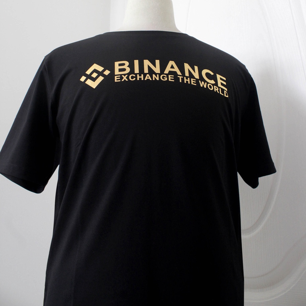 BINANCE màu nhũ vàng., Bitcoin