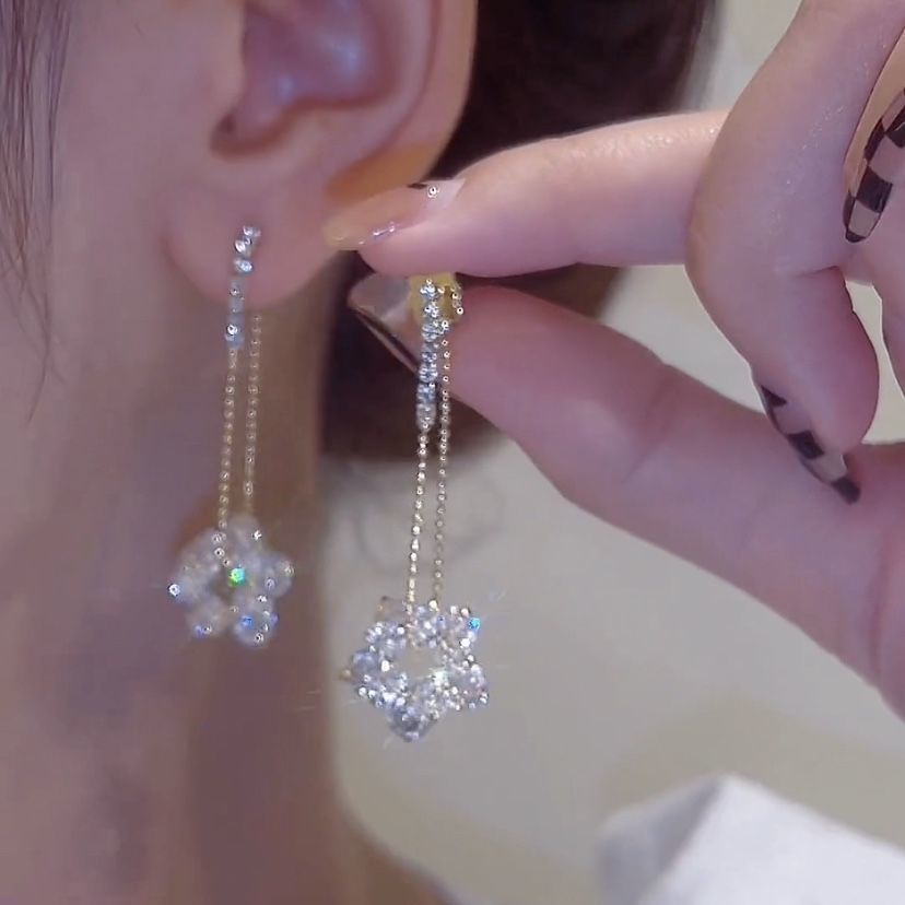 Khuyên Tai Tua Rua Thiết Kế Hình Hoa Đính Ngọc Trai Zircon Màu Đỏ Mới