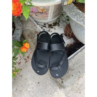 Xăng đan nữ và nam ( đế trắng quai trắng và đế đen quai đen )