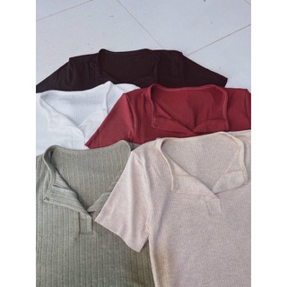 Áo Thun Gân Xẻ Cổ Tim